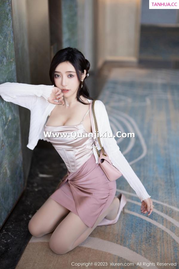 王馨瑶  [XiuRen]高清写真图 2023.11.09 No.7640 王馨瑶yanni 时尚美腿第25张图片